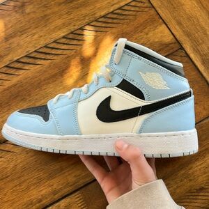 Jordan one ice blues size 5.5